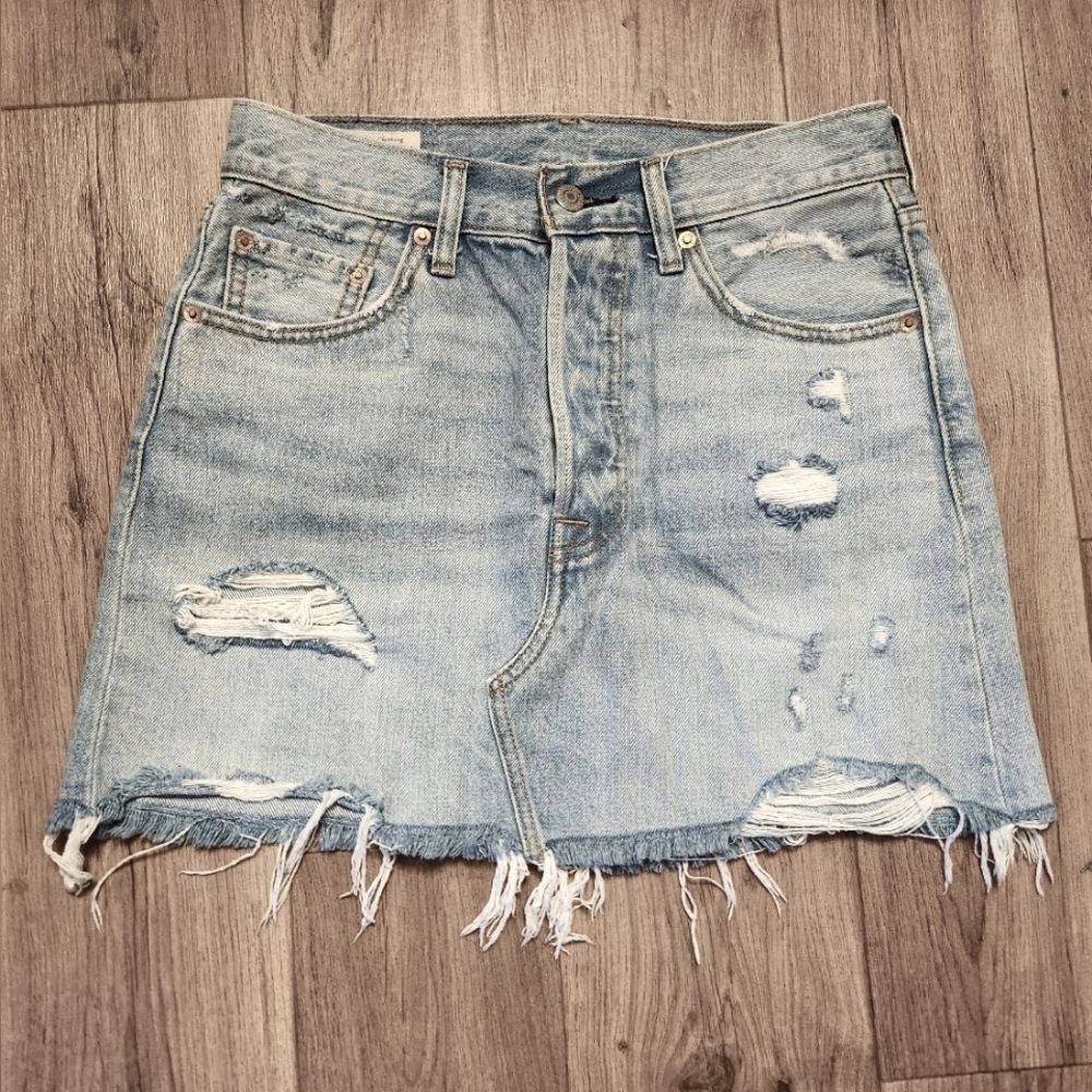 COPY - Levi's Premium Destroyed Button Fly Light Wash Denim Skirt Size 26